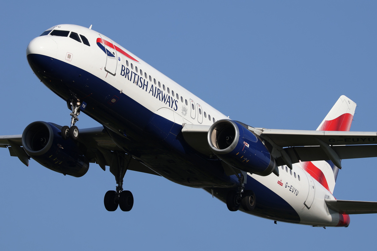 G-EUYU (Samoloty » Spotting na EPWA » Airbus A320-200 » British Airways)