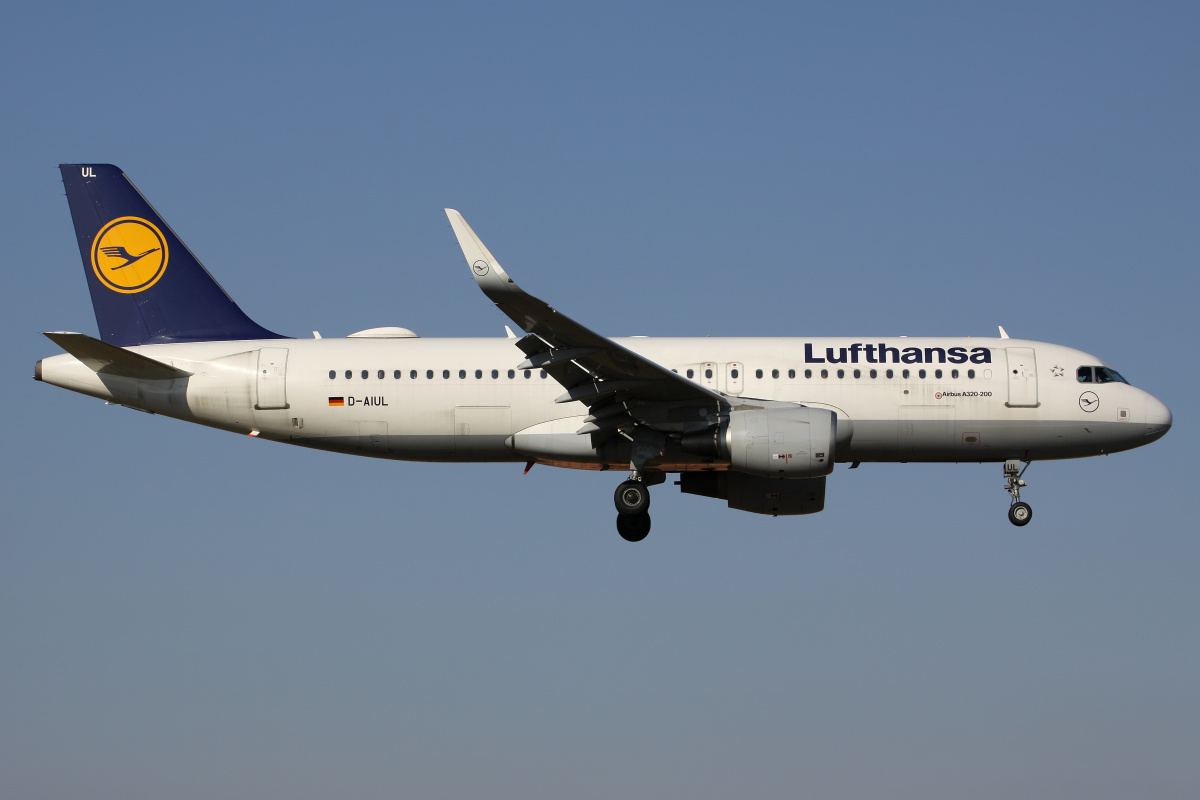 D-AIUL (Samoloty » Spotting na EPWA » Airbus A320-200 » Lufthansa)