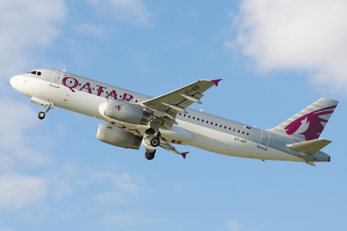 A7-ADF (Aircraft » EPWA Spotting » Airbus A320-200 » Qatar Airways)