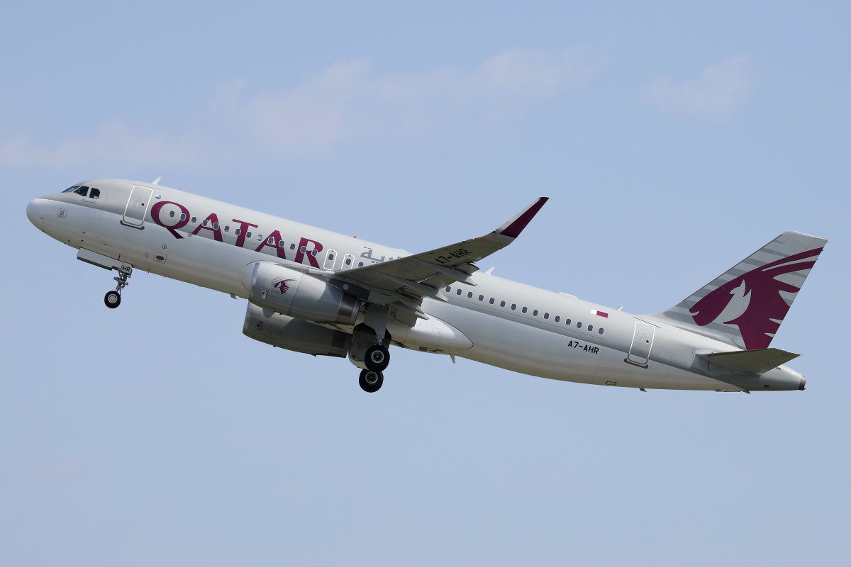 A7-AHR (Samoloty » Spotting na EPWA » Airbus A320-200 » Qatar Airways)