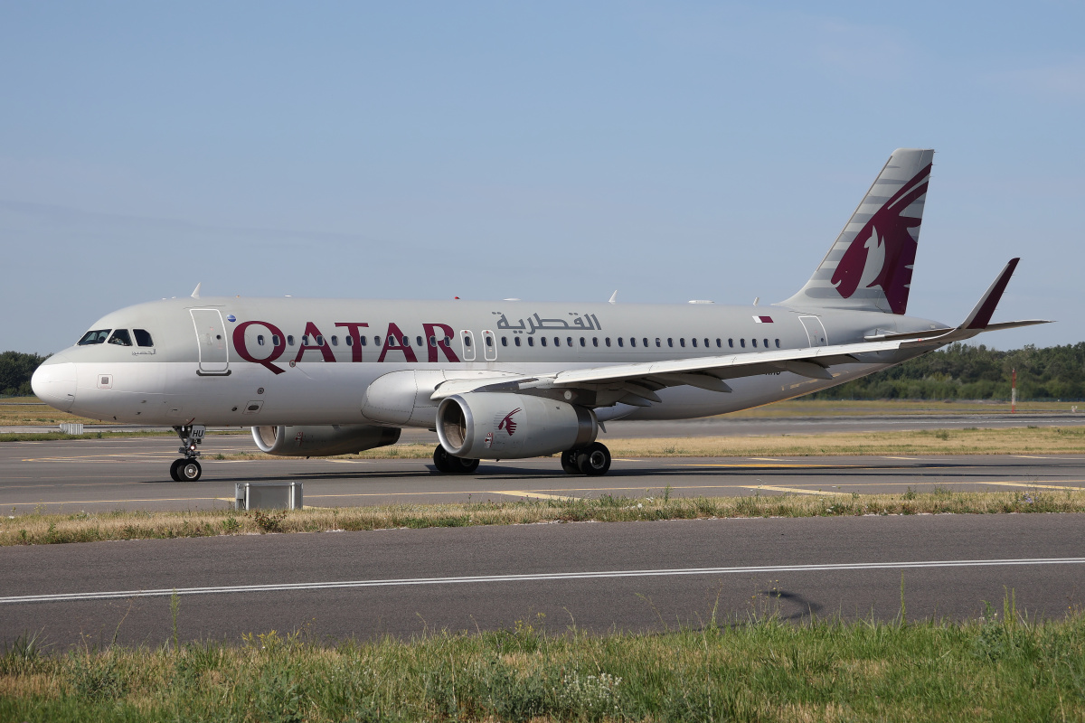 A7-AHU (Samoloty » Spotting na EPWA » Airbus A320-200 » Qatar Airways)