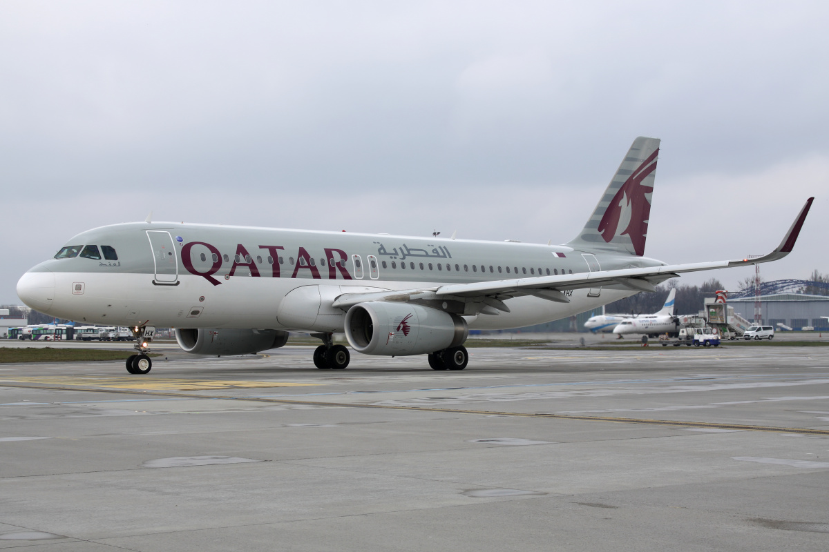 A7-AHX (sharklets) (Aircraft » EPWA Spotting » Airbus A320-200 » Qatar Airways)