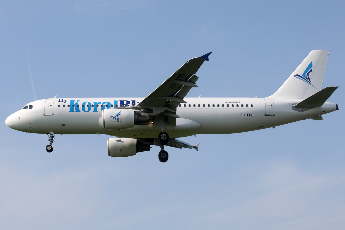 SU-KBD, Koral Blue (Samoloty » Spotting na EPWA » Airbus A320-200)