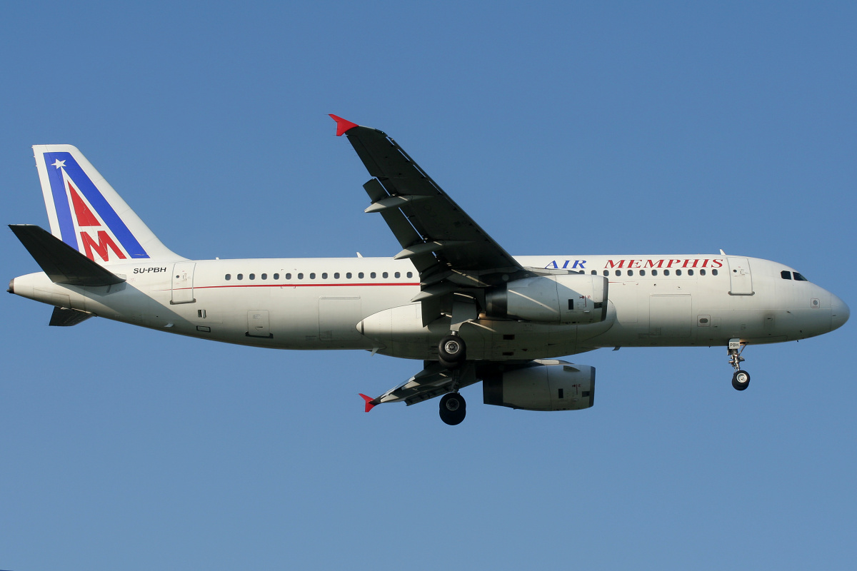 SU-PBH, Air Memphis (Samoloty » Spotting na EPWA » Airbus A320-200)