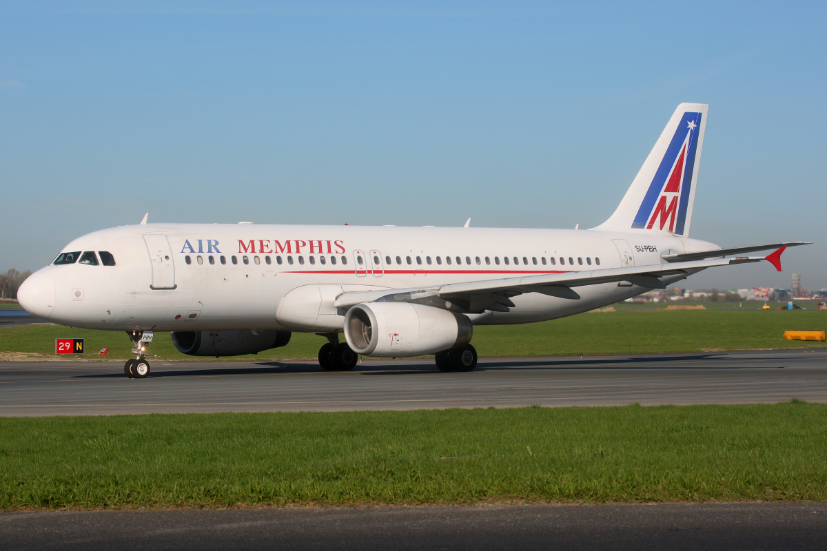 SU-PBH, Air Memphis (Samoloty » Spotting na EPWA » Airbus A320-200)