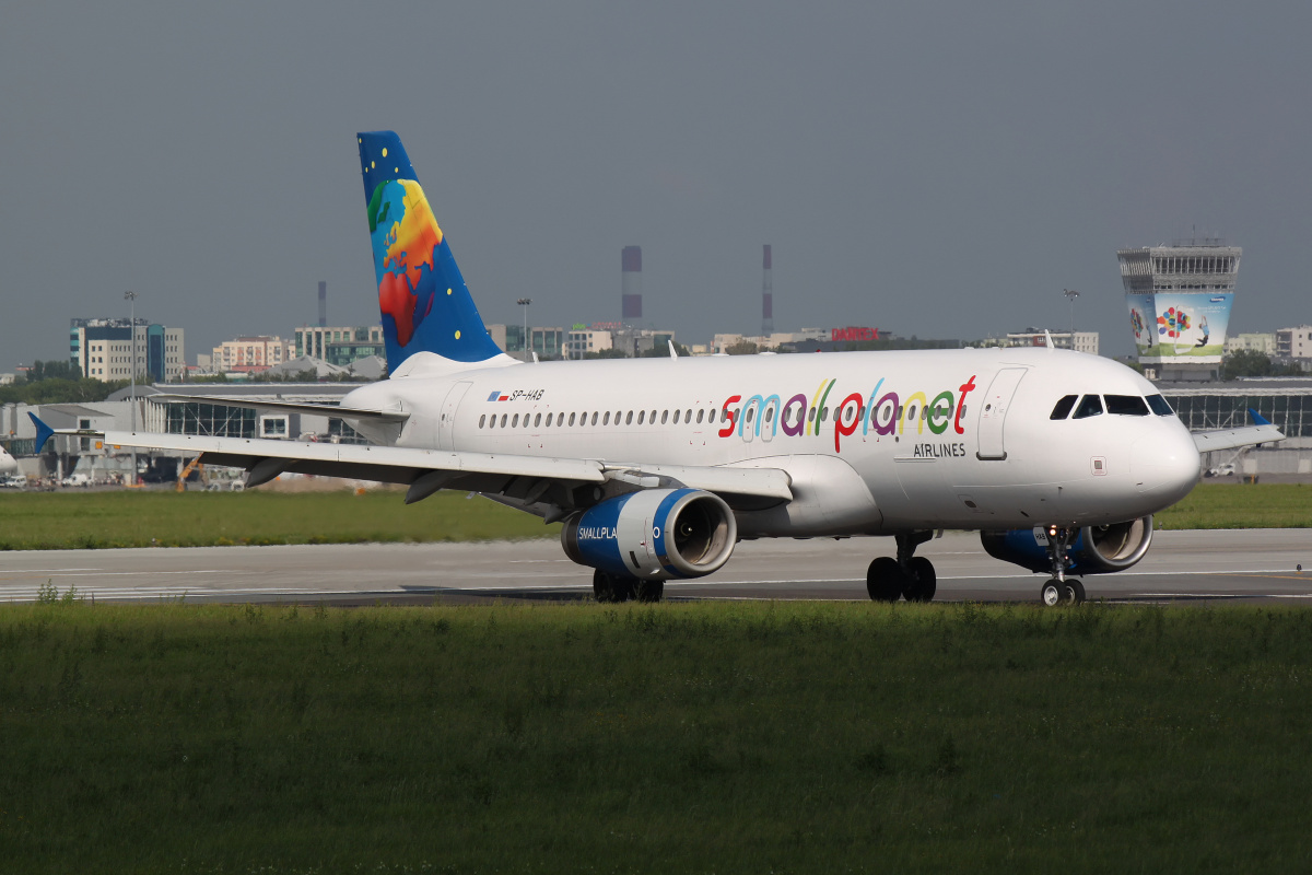 SP-HAB (Samoloty » Spotting na EPWA » Airbus A320-200 » Small Planet Airlines)