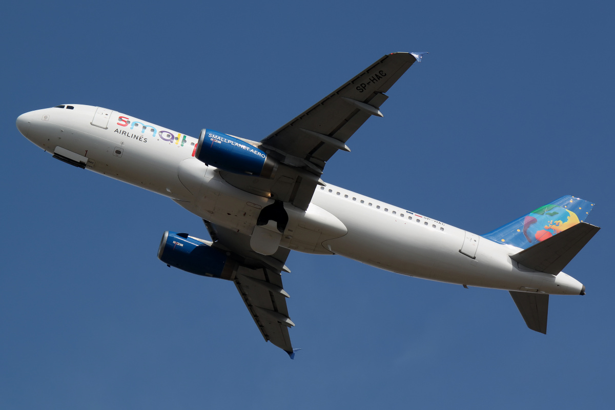 SP-HAC (Samoloty » Spotting na EPWA » Airbus A320-200 » Small Planet Airlines)