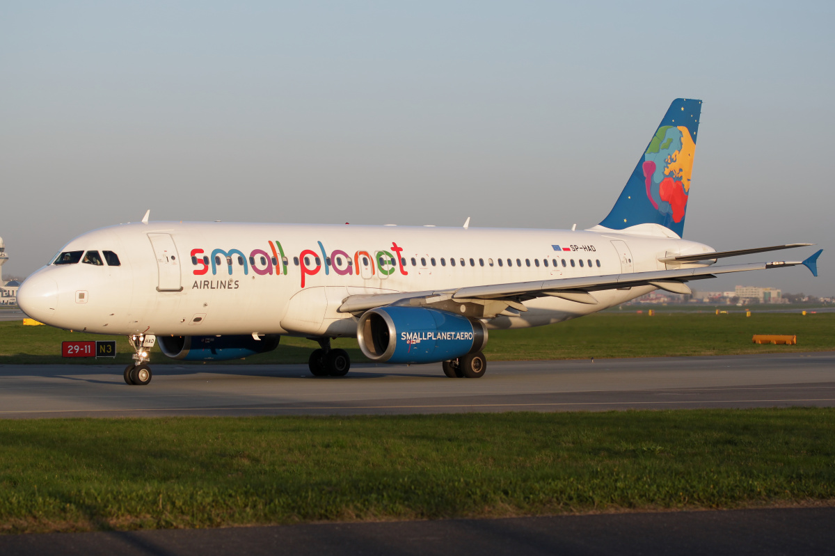 SP-HAD (Samoloty » Spotting na EPWA » Airbus A320-200 » Small Planet Airlines)