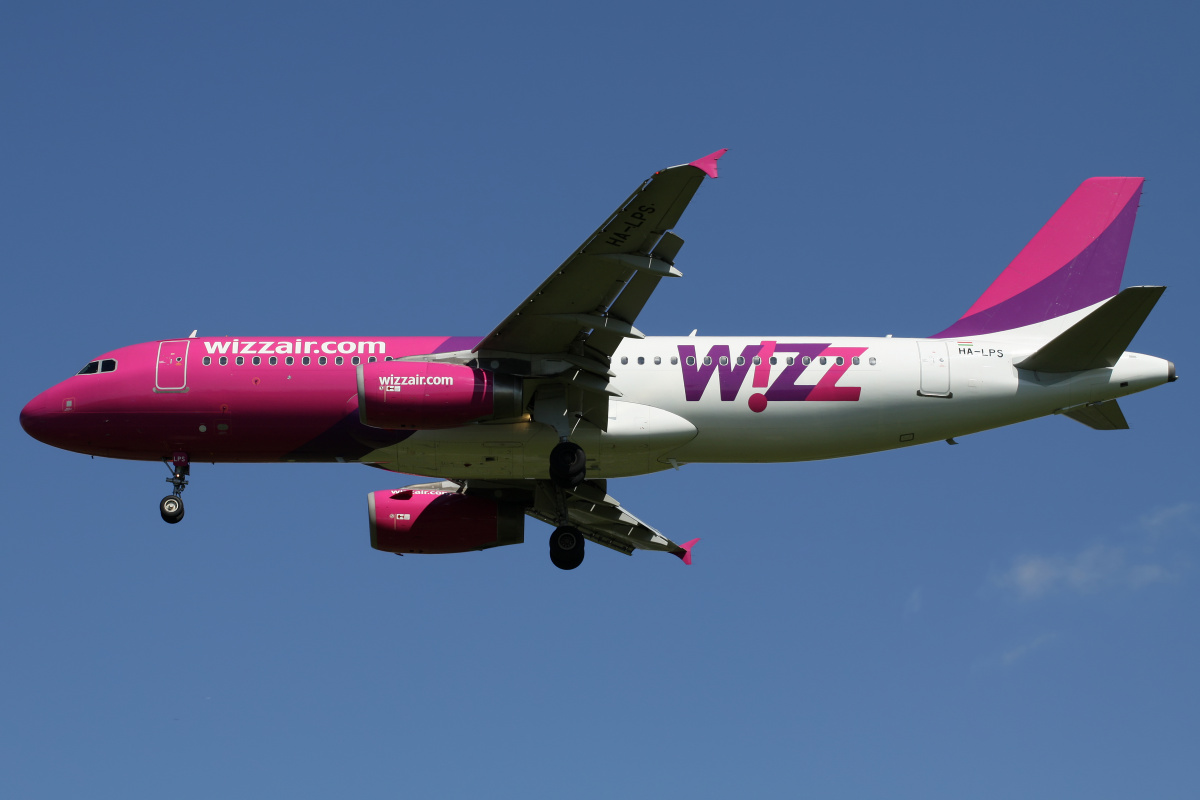 HA-LPS (Aircraft » EPWA Spotting » Airbus A320-200 » Wizz Air)