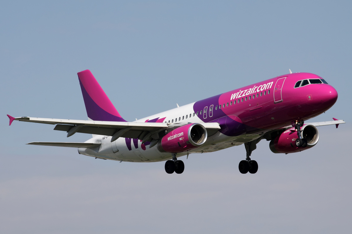 HA-LPT (Aircraft » EPWA Spotting » Airbus A320-200 » Wizz Air)