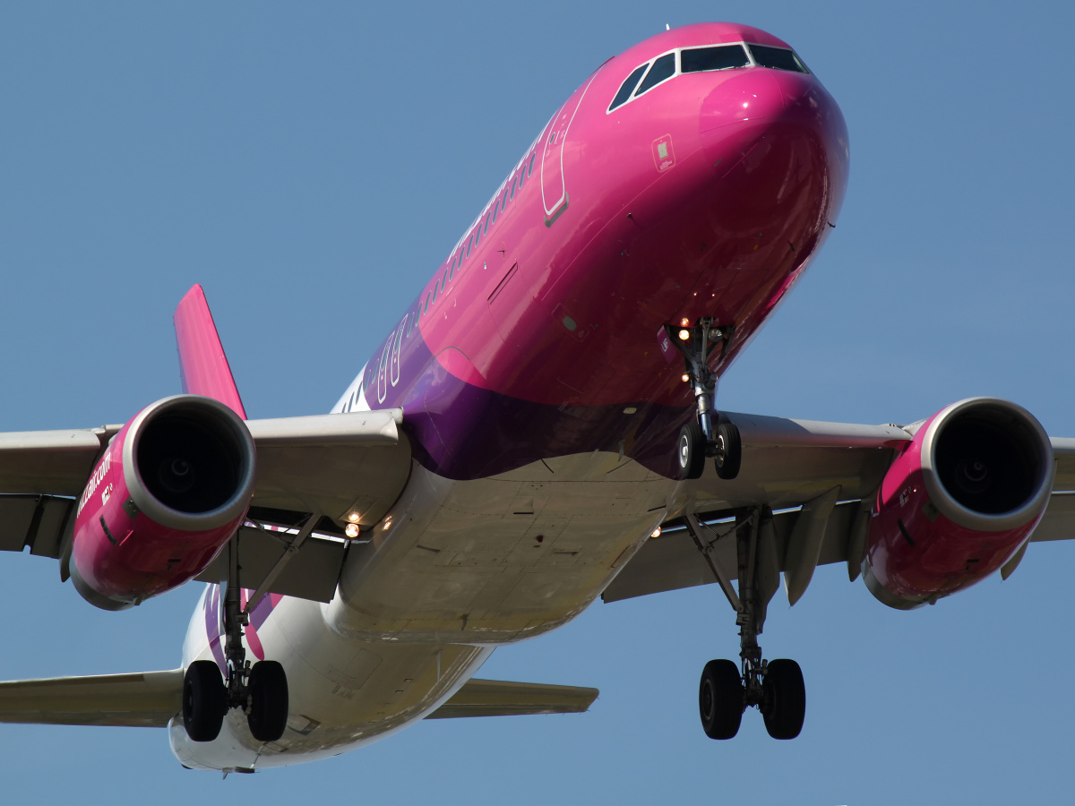 HA-LWF (Aircraft » EPWA Spotting » Airbus A320-200 » Wizz Air)