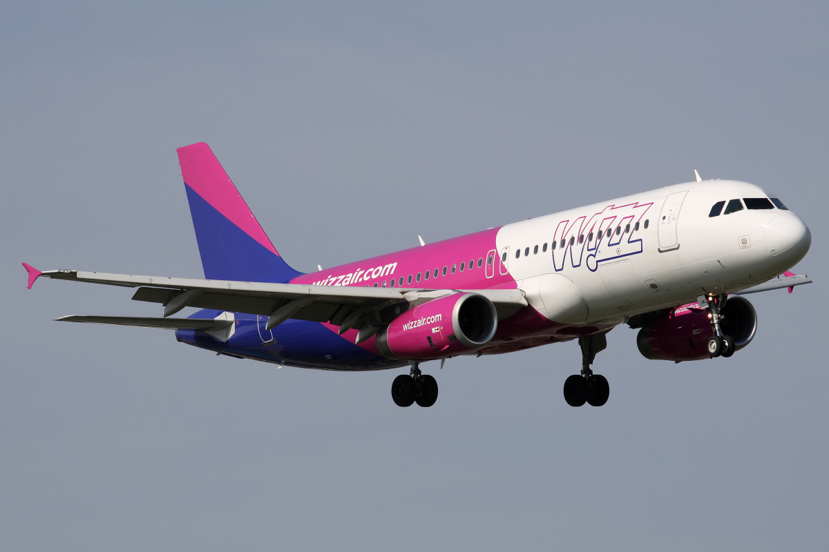 HA-LWL (Samoloty » Spotting na EPWA » Airbus A320-200 » Wizz Air)