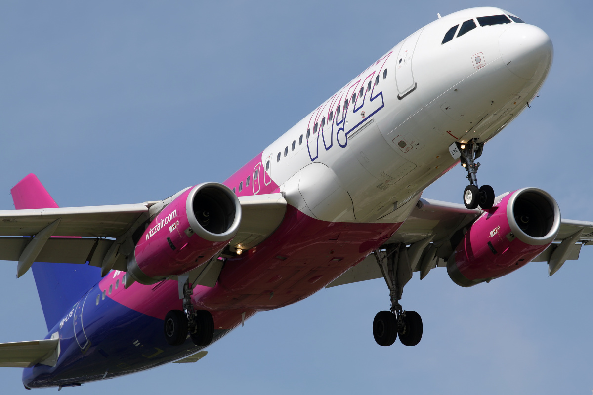 HA-LYS (Aircraft » EPWA Spotting » Airbus A320-200 » Wizz Air)