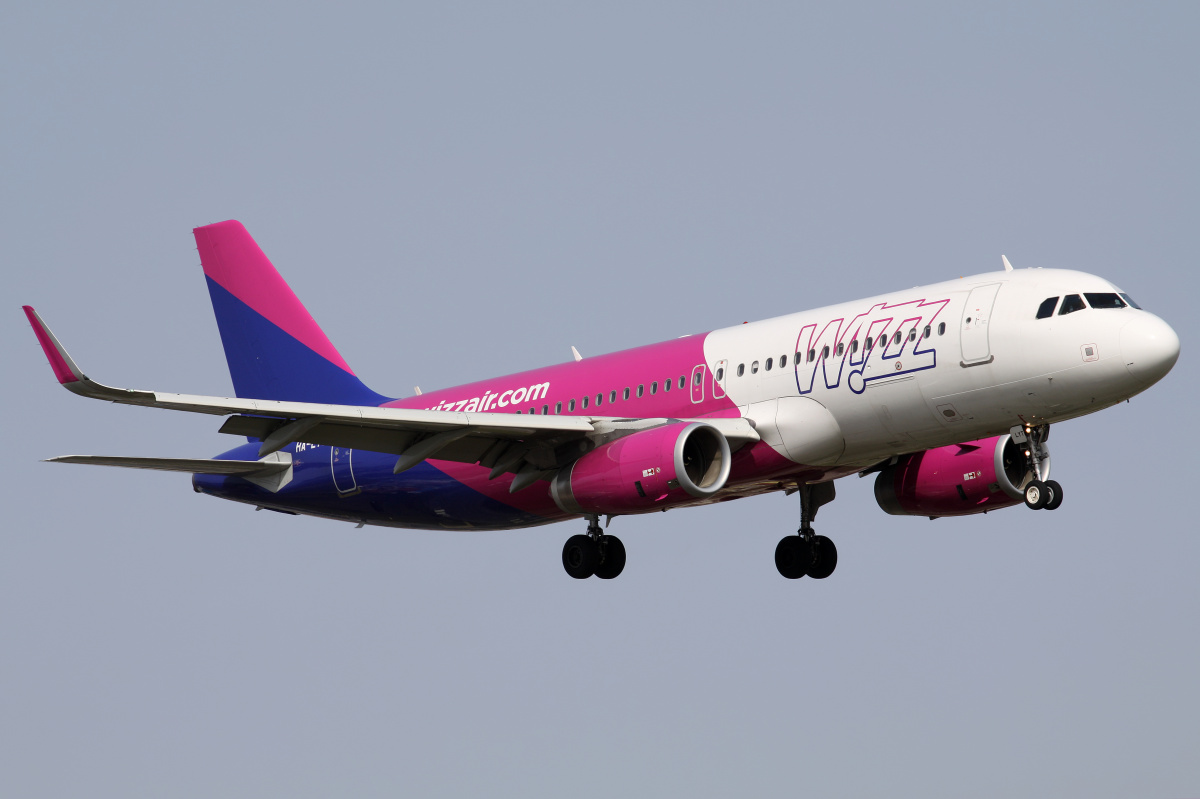 HA-LYT (Aircraft » EPWA Spotting » Airbus A320-200 » Wizz Air)