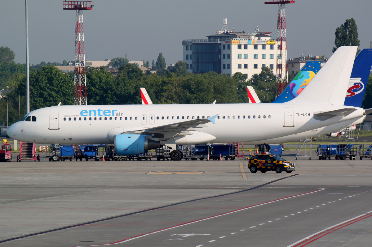 YL-LCM, Enter Air (SmartLynx Airlines) (Aircraft » EPWA Spotting » Airbus A320-200)