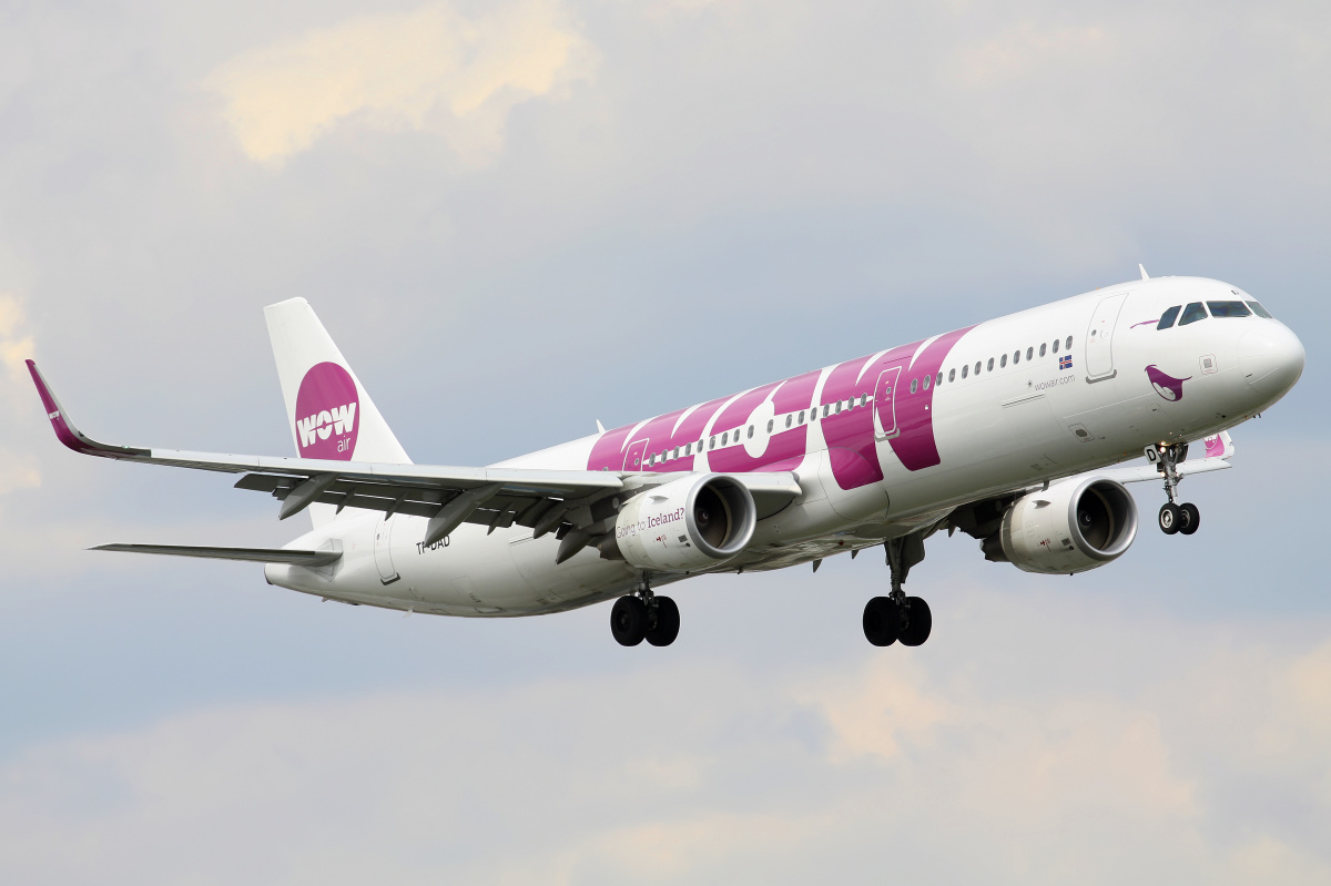 TF-DAD, WOW Air (Aircraft » EPWA Spotting » Airbus A321-200)