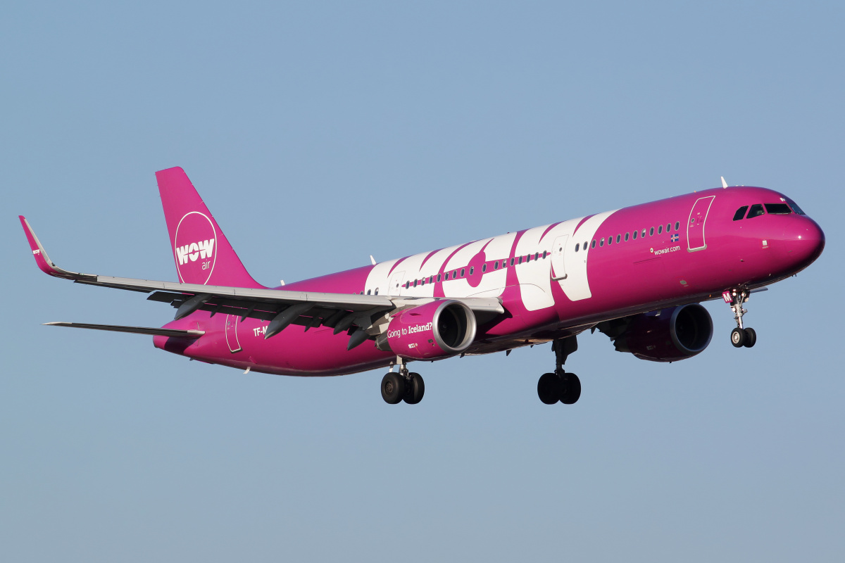 TF-MOM, WOW Air (Aircraft » EPWA Spotting » Airbus A321-200)