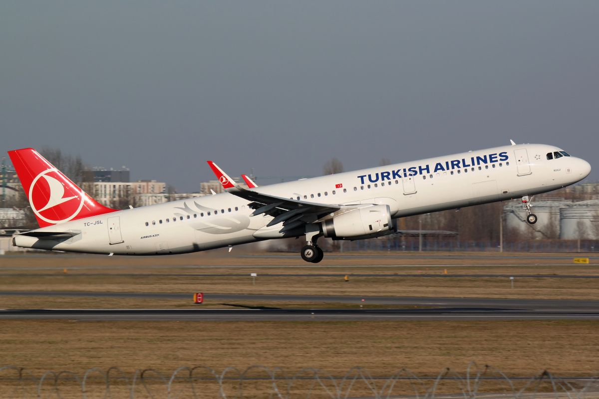 TC-JSL (Samoloty » Spotting na EPWA » Airbus A321-200 » THY Turkish Airlines)