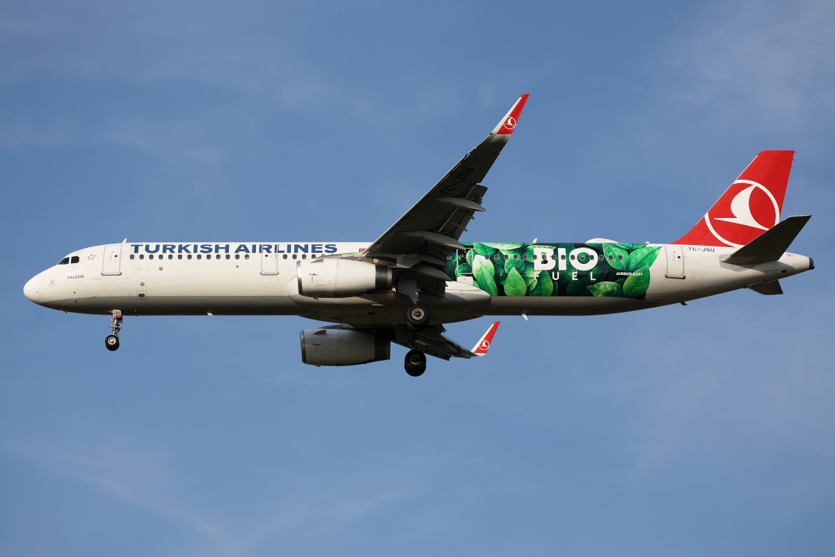 TC-JSU ("Bio Fuel" livery) (Aircraft » EPWA Spotting » Airbus A321-200 » THY Turkish Airlines)