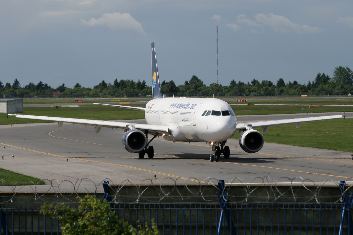 TS-IQB, Nouvelair (Aircraft » EPWA Spotting » Airbus A321-200)