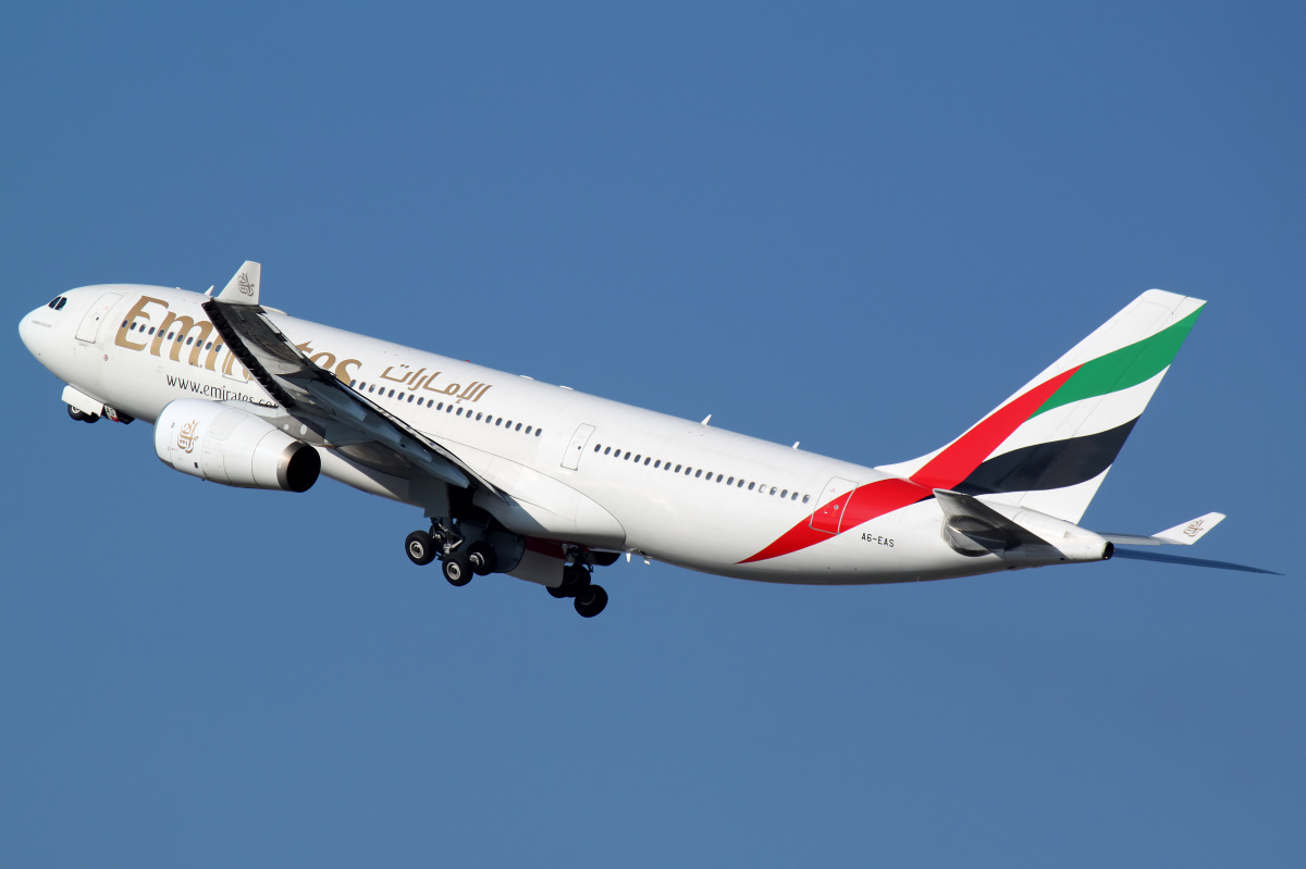 A6-EAS (Samoloty » Spotting na EPWA » Airbus A330-200 » Emirates)