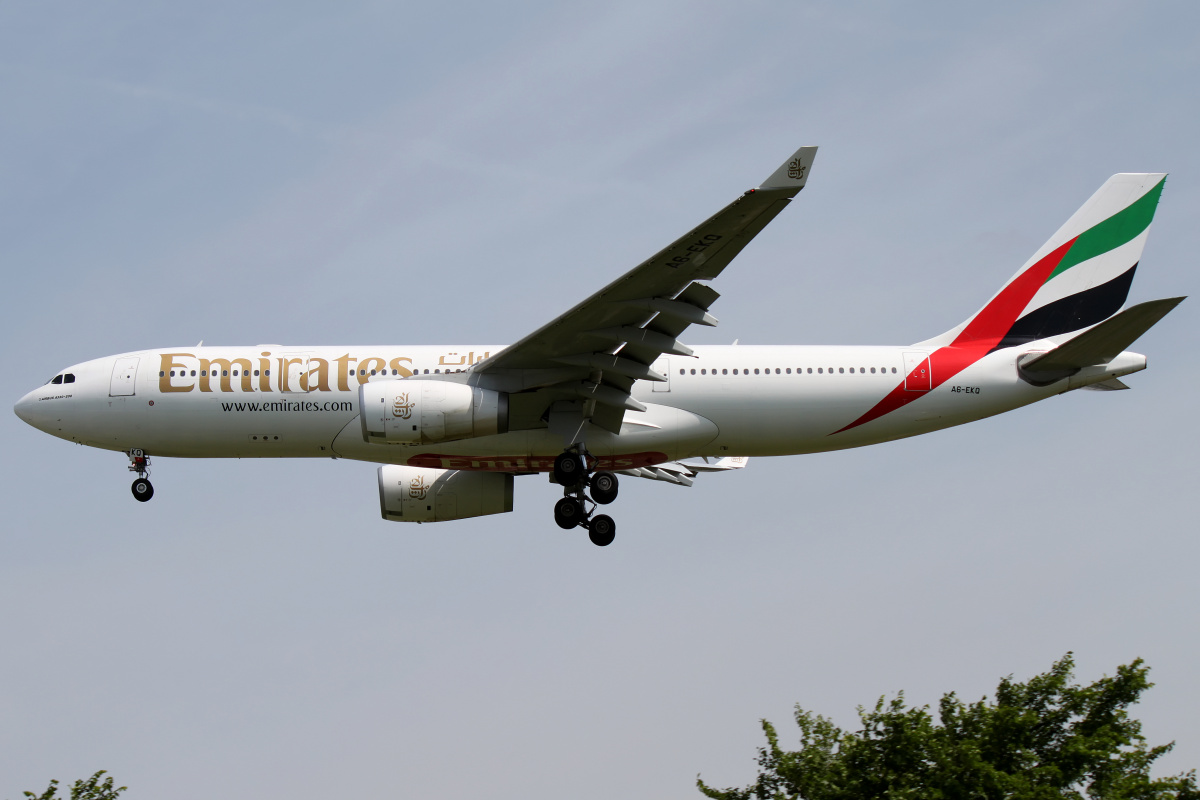 A6-EKQ (Samoloty » Spotting na EPWA » Airbus A330-200 » Emirates)