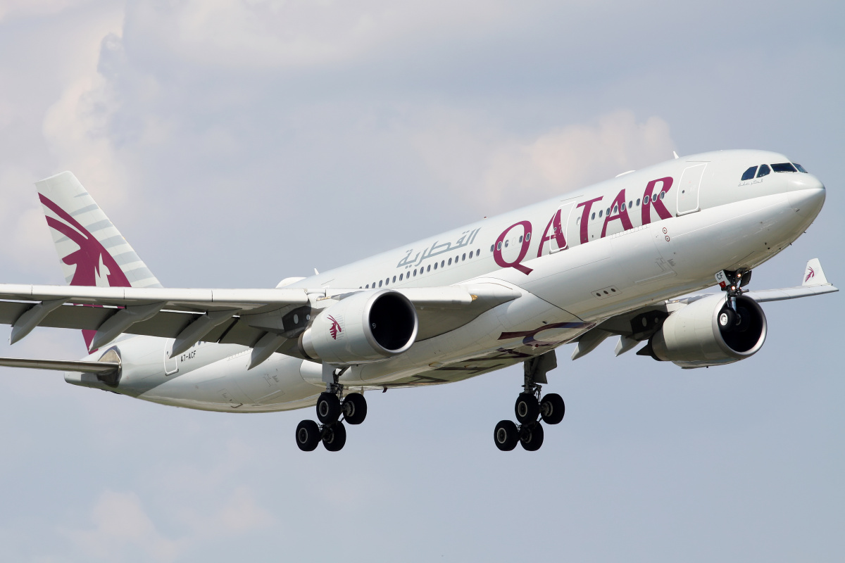 A7-ACF (Aircraft » EPWA Spotting » Airbus A330-200 » Qatar Airways)