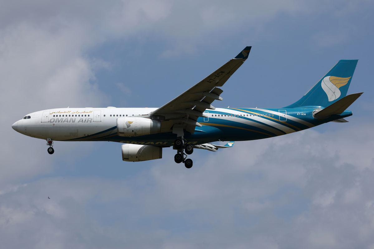 A7-ACW (malowanie Oman Air)