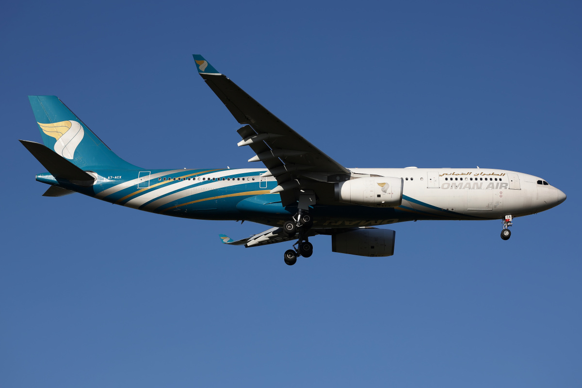 A7-ACX (Oman Air livery) (Aircraft » EPWA Spotting » Airbus A330-200 » Qatar Airways)