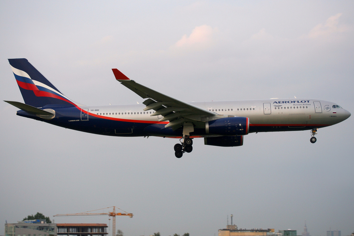 VQ-BBE, Aeroflot Russian Airlines (Samoloty » Spotting na EPWA » Airbus A330-200)