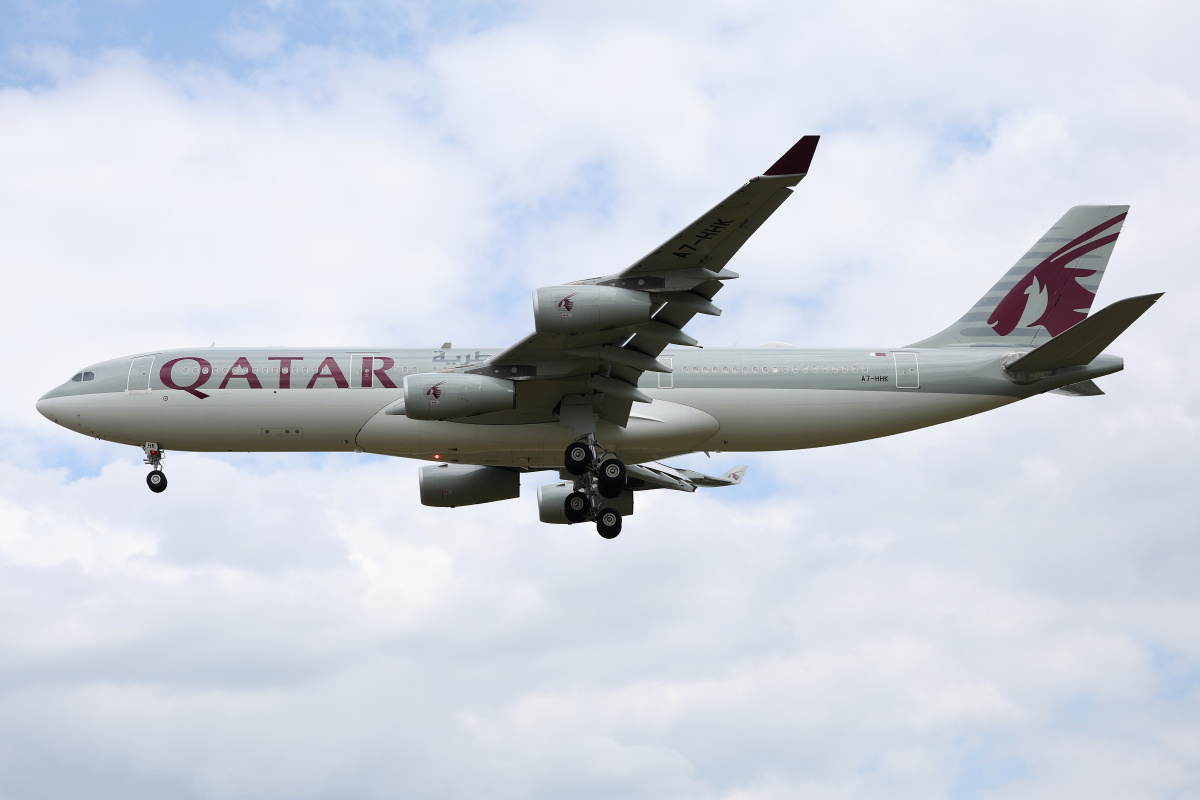 A7-HHK, Qatar Amiri Flight (Samoloty » Spotting na EPWA » Airbus A340-200)