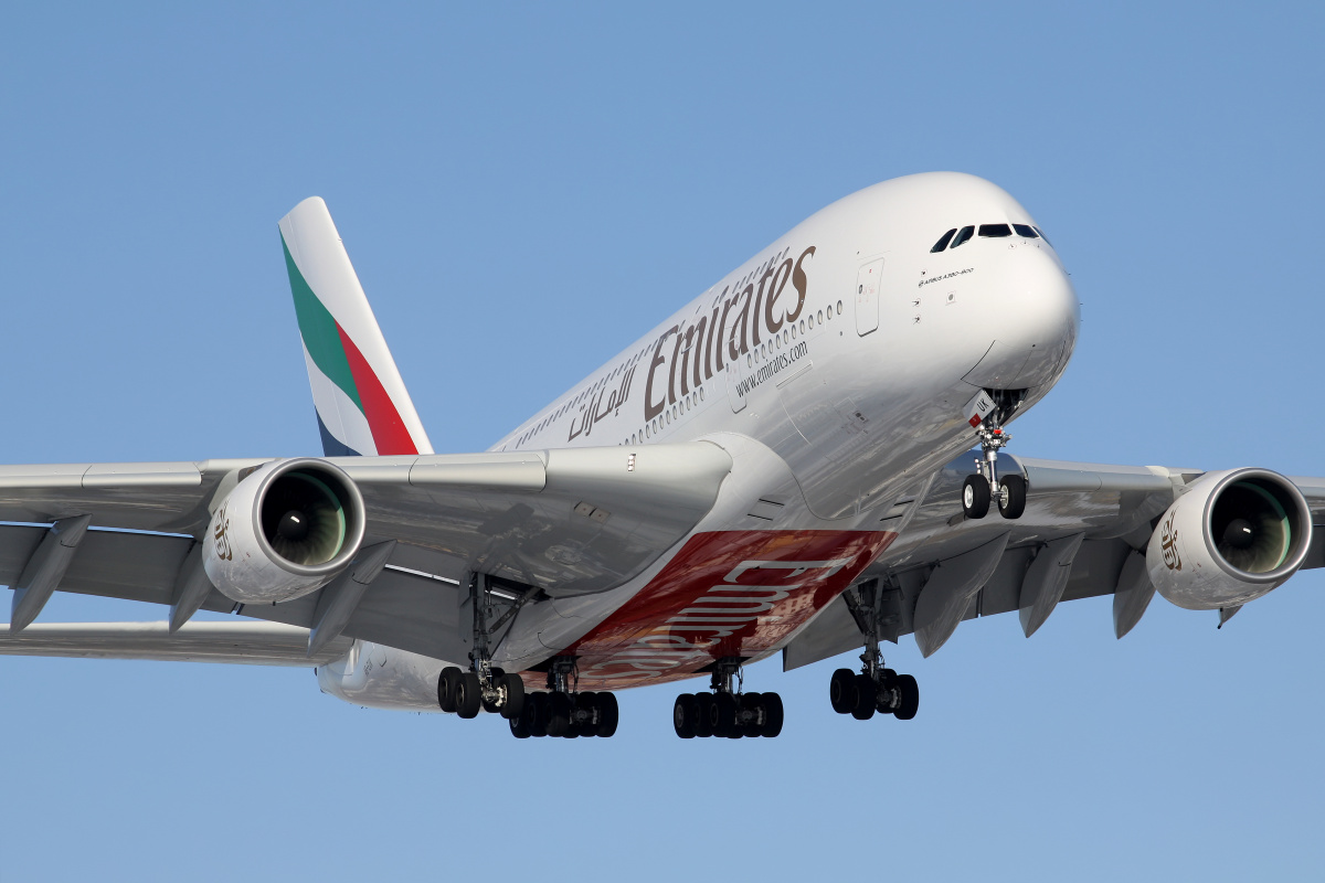 A6-EUK, Emirates (Samoloty » Spotting na EPWA » Airbus A380-800)