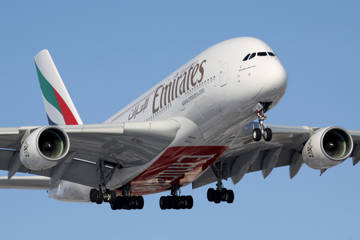 A6-EUK, Emirates (Samoloty » Spotting na EPWA » Airbus A380-800)