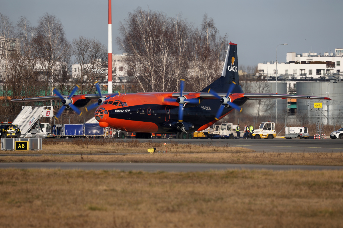 An-12BP, UR-CKM, Cavok Air (Aircraft » EPWA Spotting » Antonov An-12)