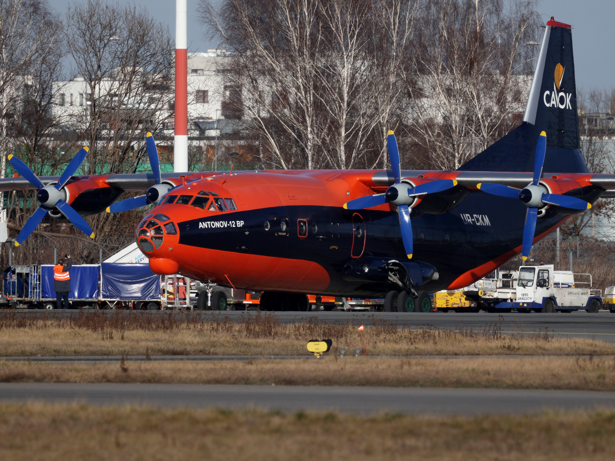 An-12BP, UR-CKM, Cavok Air (Aircraft » EPWA Spotting » Antonov An-12)