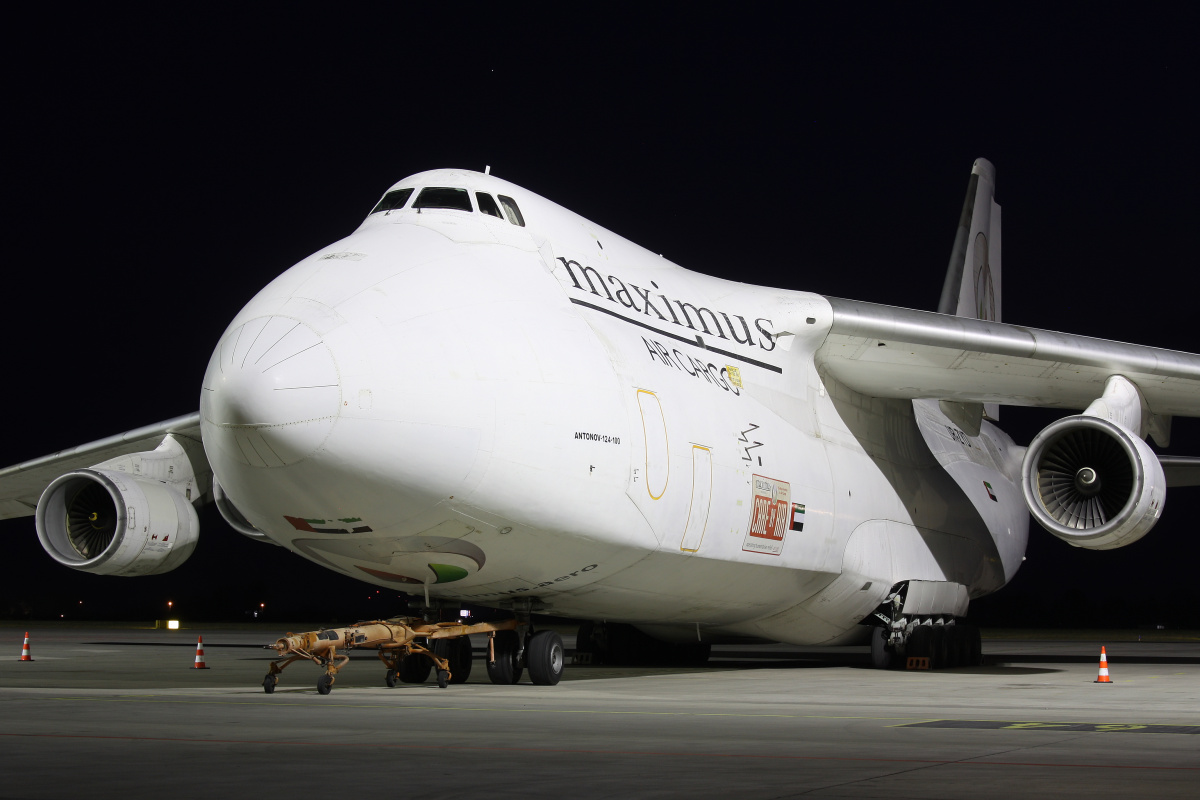 UR-ZYD, Maximus Air Cargo