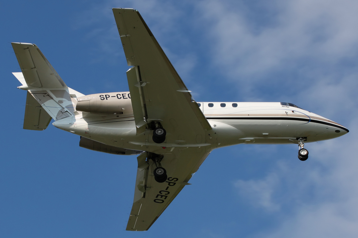 SP-CEO, Jet Story (Samoloty » Spotting na EPWA » BAe 125 i pochodne wersje » Raytheon Hawker 750)