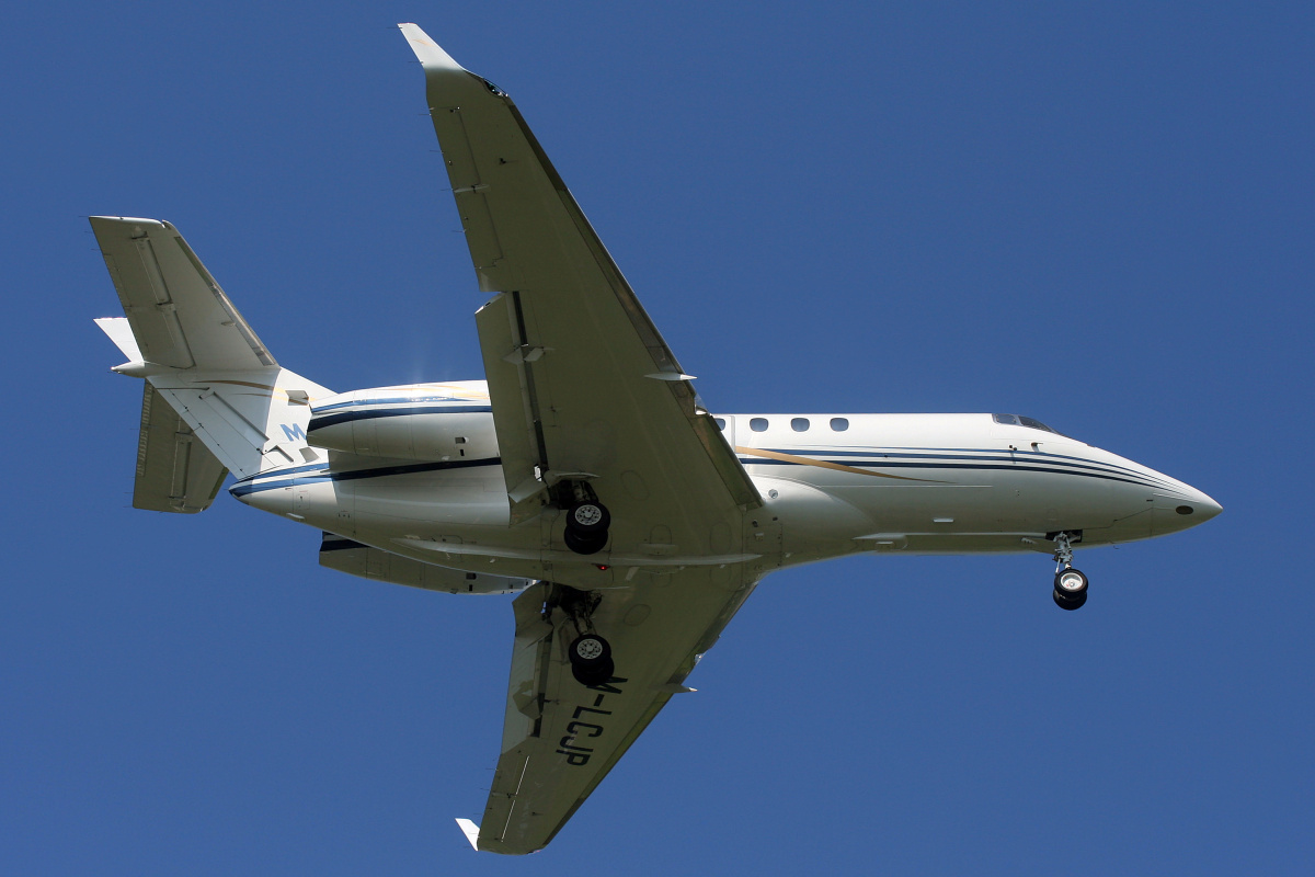 M-LCJP, LC Corp (Aircraft » EPWA Spotting » BAe 125 and revisions » Raytheon Hawker 900XP)