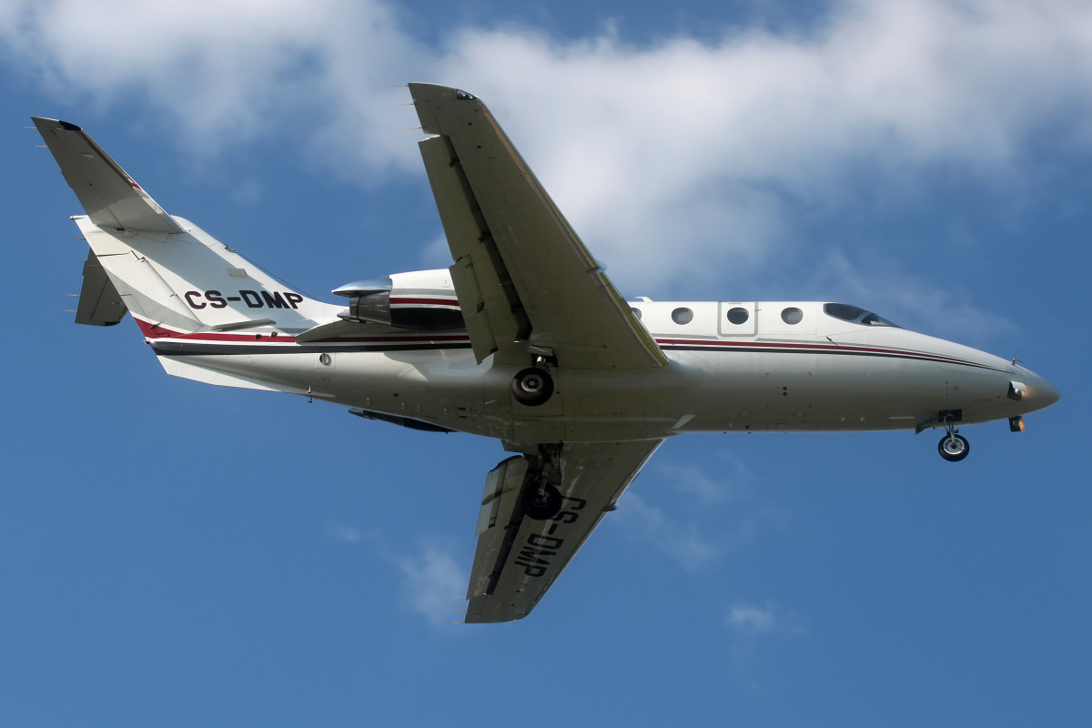 400XP, CS-DMP, NetJets Europe (Samoloty » Spotting na EPWA » Beechcraft Beechjet 400)