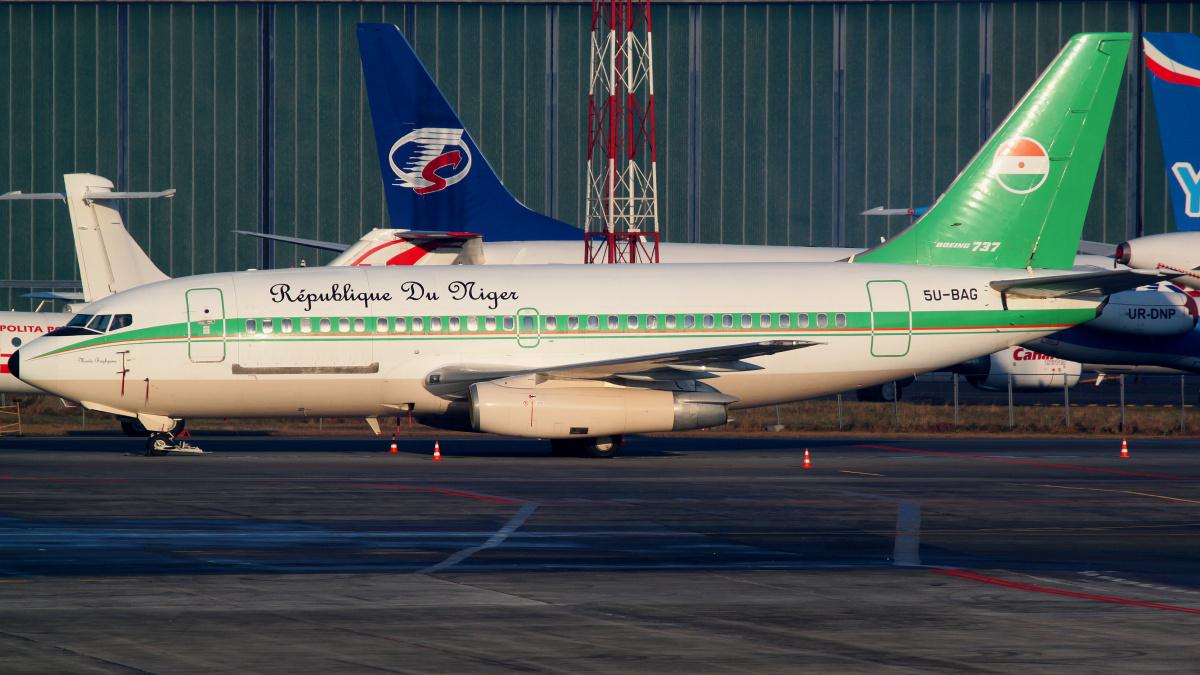 5U-BAG, Niger - Government (Samoloty » Spotting na EPWA » Boeing 737-200)