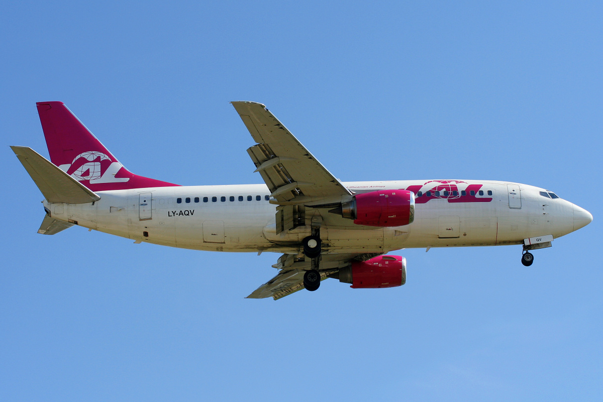 LY-AQV, flyLAL Lithuanian Airlines (Aircraft » EPWA Spotting » Boeing 737-300)