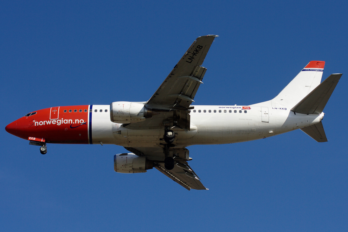 LN-KKB (Samoloty » Spotting na EPWA » Boeing 737-300 » Norwegian Air Shuttle)