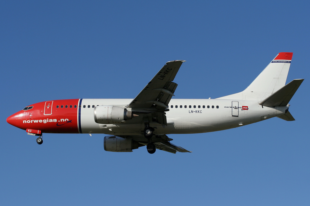 LN-KKC (Samoloty » Spotting na EPWA » Boeing 737-300 » Norwegian Air Shuttle)