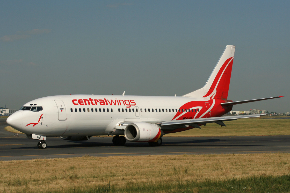 SP-LMD, Centralwings (Samoloty » Spotting na EPWA » Boeing 737-300)