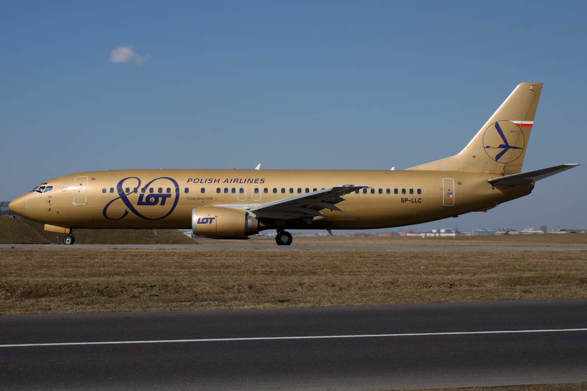 SP-LLC (malowanie 80. rocznicy) (Samoloty » Spotting na EPWA » Boeing 737-400 » Polskie Linie Lotnicze LOT)