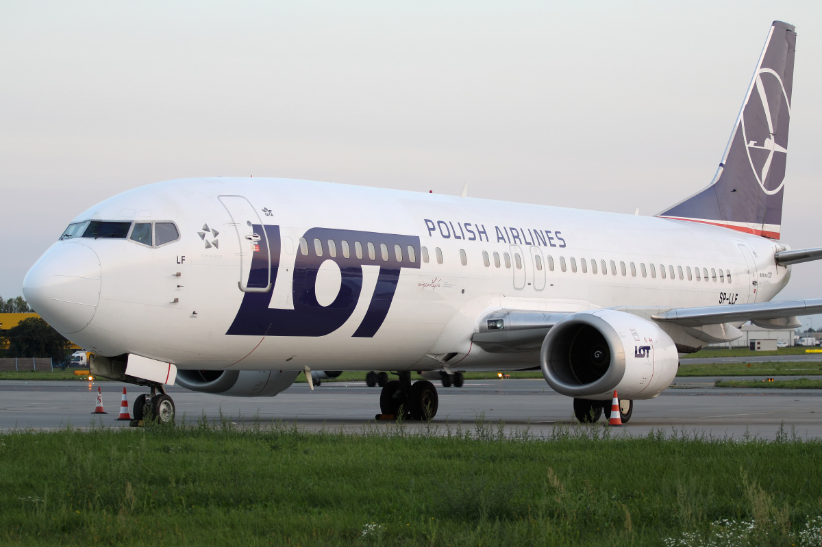 SP-LLF ("Niepodległa" sticker) (Aircraft » EPWA Spotting » Boeing 737-400 » LOT Polish Airlines)