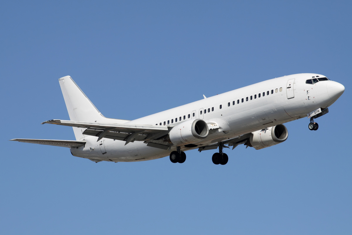 LY-GTW, GetJet Airlines (Samoloty » Spotting na EPWA » Boeing 737-400)