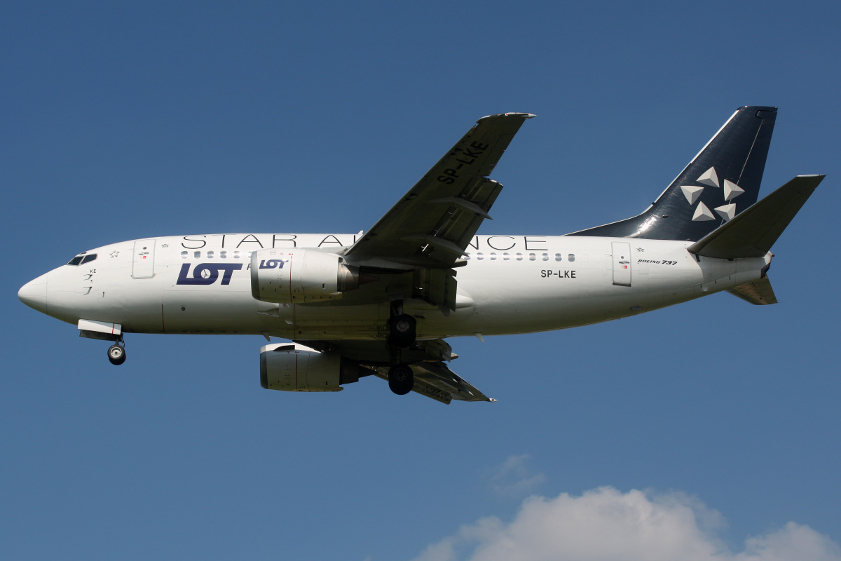 SP-LKE (Star Alliance livery) (Aircraft » EPWA Spotting » Boeing 737-500 » LOT Polish Airlines)