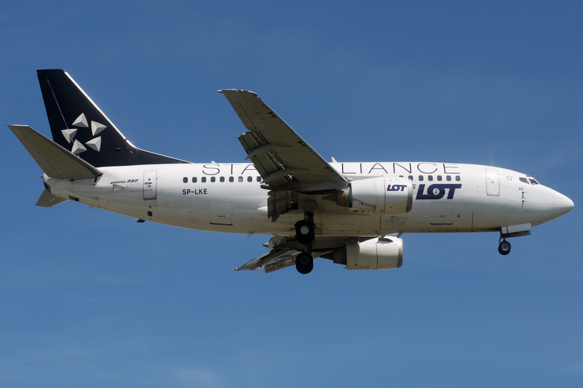 SP-LKE (Star Alliance livery) (Aircraft » EPWA Spotting » Boeing 737-500 » LOT Polish Airlines)