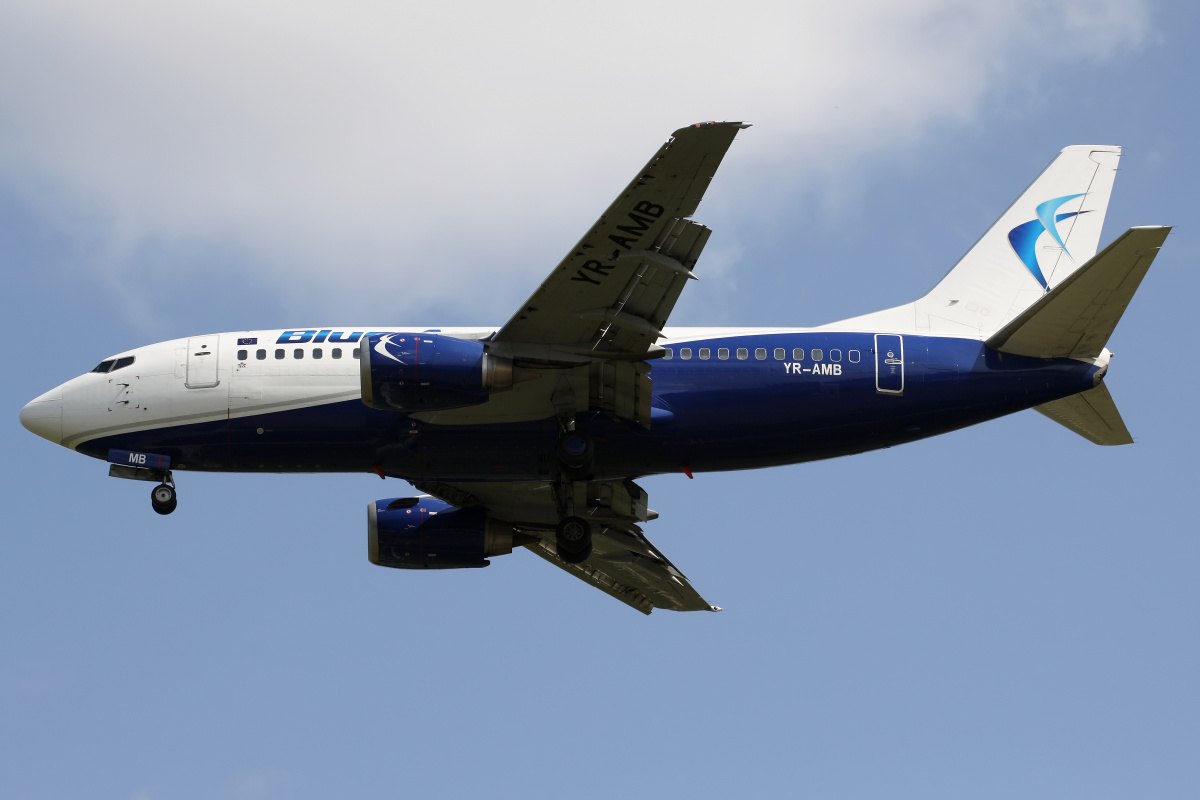 YR-AMB, Blue Air (Aircraft » EPWA Spotting » Boeing 737-500)